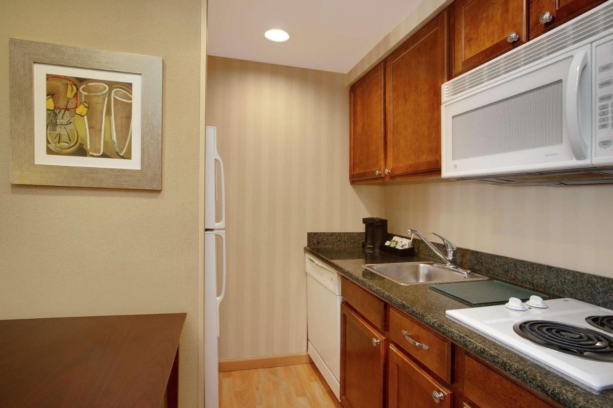 Homewood Suites by Hilton Tampa-Brandon - image 4