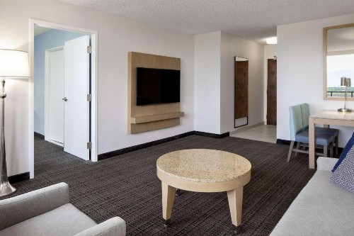 Embassy Suites by Hilton Tampa Airport Westshore - image 22