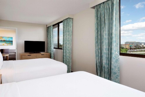 Embassy Suites by Hilton Tampa Airport Westshore - image 28