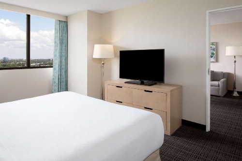Embassy Suites by Hilton Tampa Airport Westshore - image 41