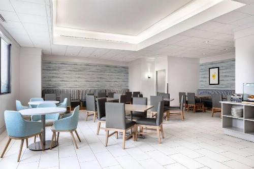 Embassy Suites by Hilton Tampa Airport Westshore - image 5