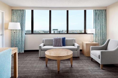 Embassy Suites by Hilton Tampa Airport Westshore - image 7