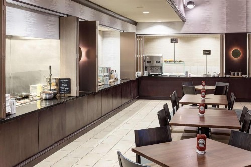 Embassy Suites Tampa - Brandon - image 15
