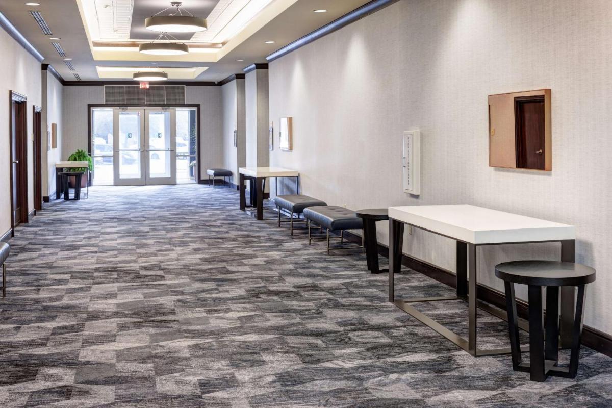 Embassy Suites Tampa - Brandon - image 2