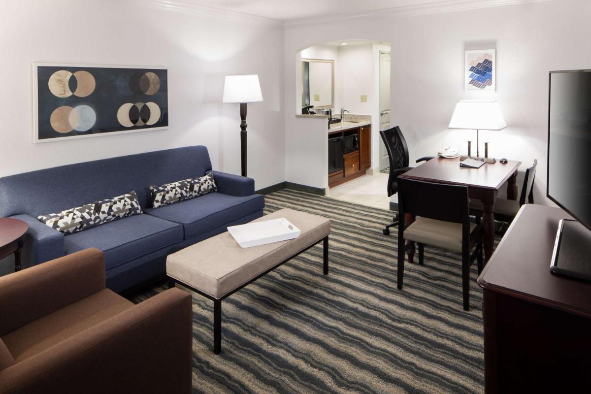 Embassy Suites Tampa - Brandon - image 4