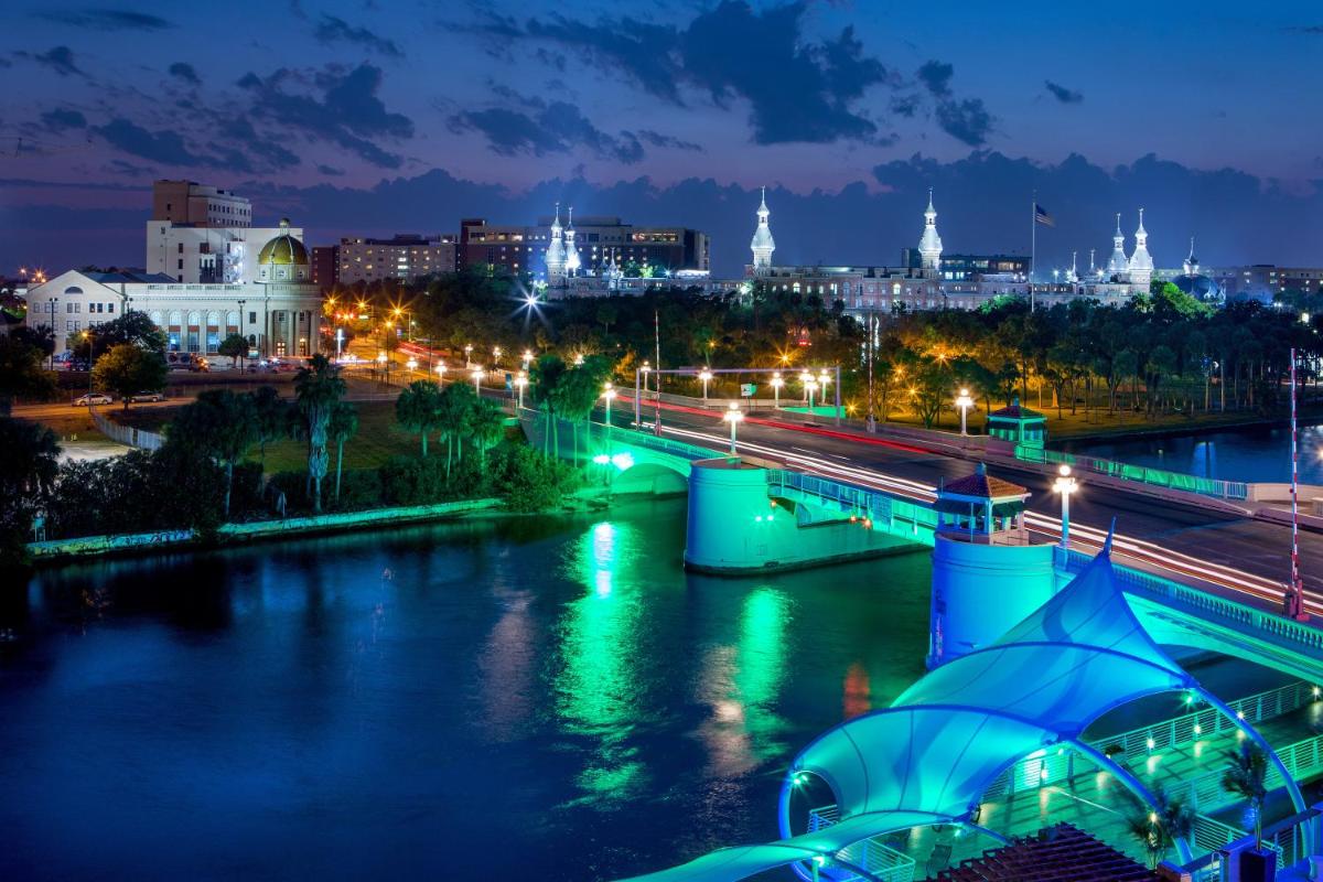 Sheraton Tampa Riverwalk Hotel - image 2