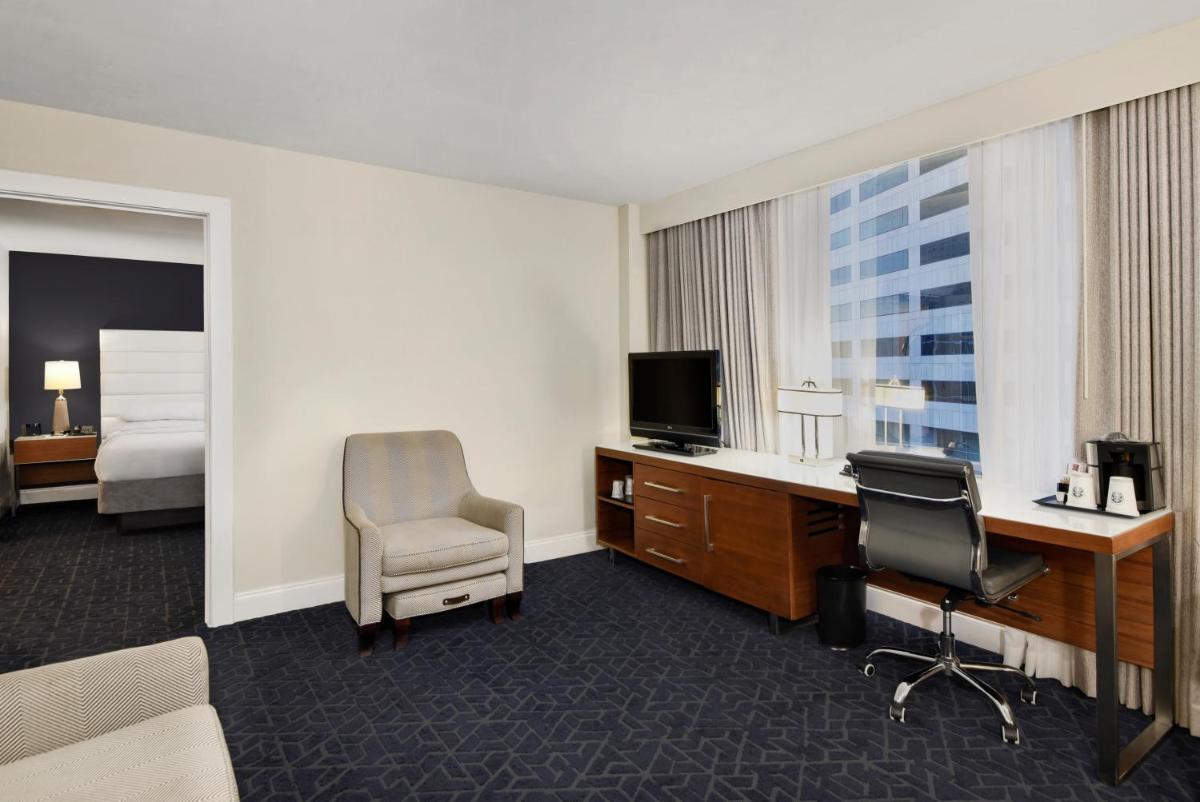 Sheraton Tampa Riverwalk Hotel - image 3