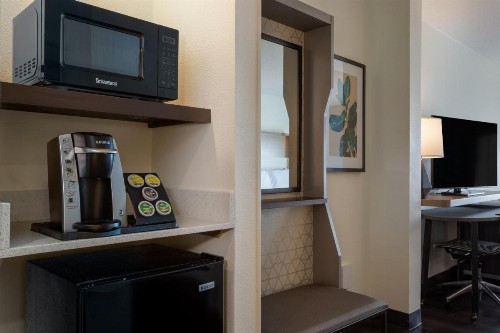 Holiday Inn Tampa North - image 3