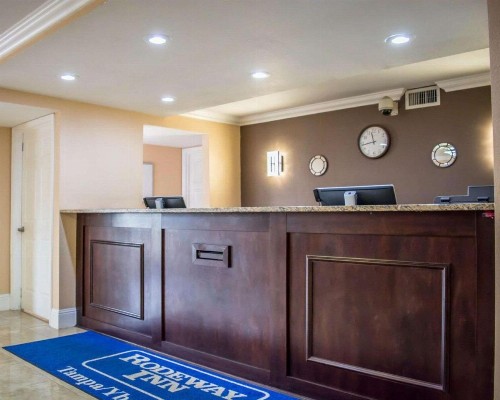 Rodeway Inn Tampa Ybor City - image 23