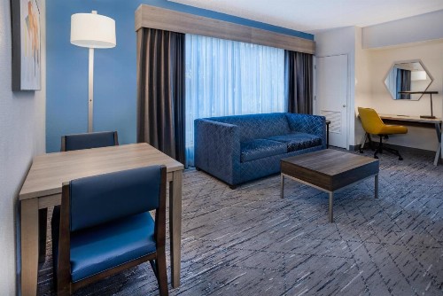 Holiday Inn Express and Suites Tampa I-75 at Bruce B. Downs an IHG Hotel - image 22