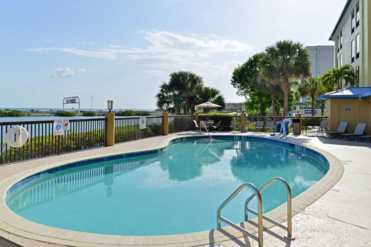 Holiday Inn Express Hotel & Suites Tampa-Rocky Point Island an IHG Hotel - image 7
