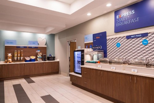 Holiday Inn Express Hotel & Suites Tampa-Anderson Road-Veterans Exp an IHG Hotel - image 18