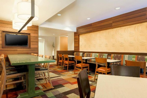 Fairfield Inn and Suites by Marriott Tampa Brandon - image 22