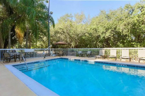 Fairfield Inn and Suites by Marriott Tampa Brandon - image 5
