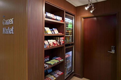 Fairfield Inn and Suites by Marriott Tampa Brandon - image 7