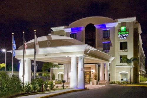Holiday Inn Express Hotel & Suites Tampa-USF-Busch Gardens an IHG Hotel