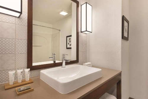 Country Inn & Suites by Radisson Tampa RJ Stadium - image 11