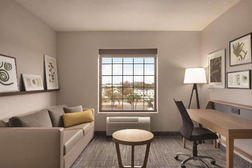 Country Inn & Suites by Radisson Tampa RJ Stadium - image 16