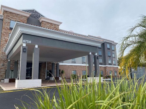 Country Inn & Suites by Radisson Tampa RJ Stadium - image 2