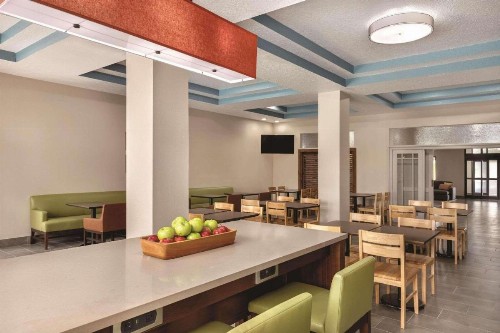 Country Inn & Suites by Radisson Tampa RJ Stadium - image 22