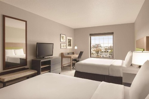 Country Inn & Suites by Radisson Tampa RJ Stadium - image 9
