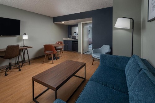 Four Points by Sheraton Suites Tampa Airport Westshore - image 10