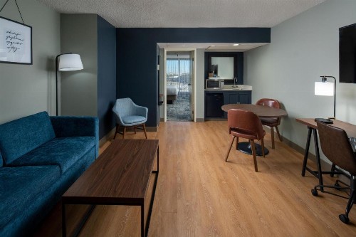 Four Points by Sheraton Suites Tampa Airport Westshore - image 13