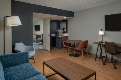 Four Points by Sheraton Suites Tampa Airport Westshore - image 16