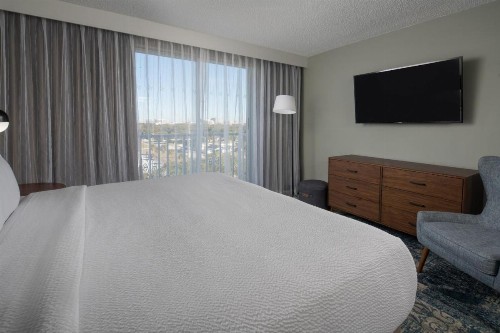 Four Points by Sheraton Suites Tampa Airport Westshore - image 7