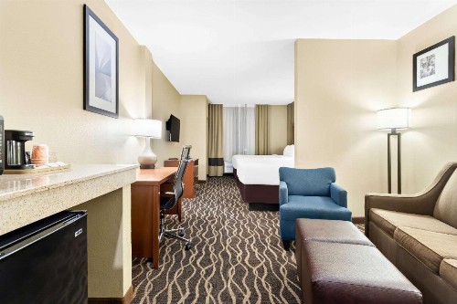 Comfort Suites Tampa Airport North - image 18