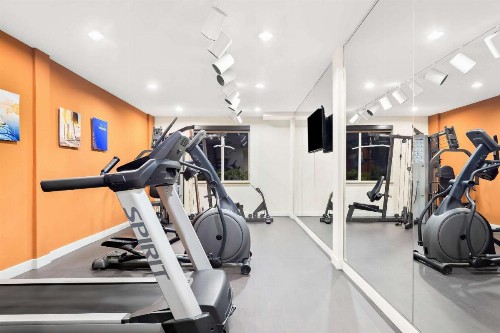 Comfort Suites Tampa Airport North - image 25
