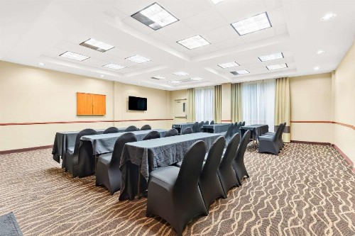 Comfort Suites Tampa Airport North - image 27