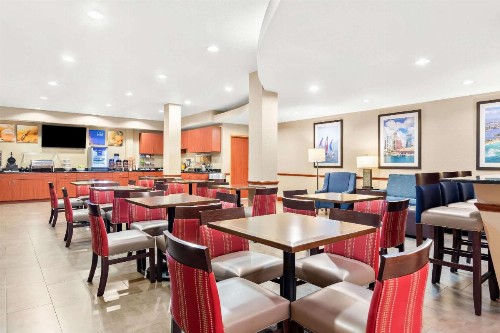 Comfort Suites Tampa Airport North - image 28