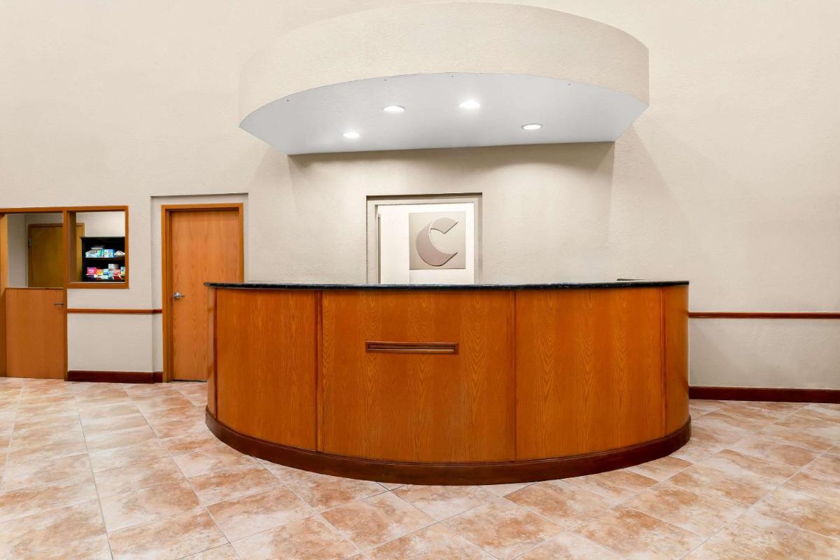 Comfort Suites Tampa Airport North - image 7