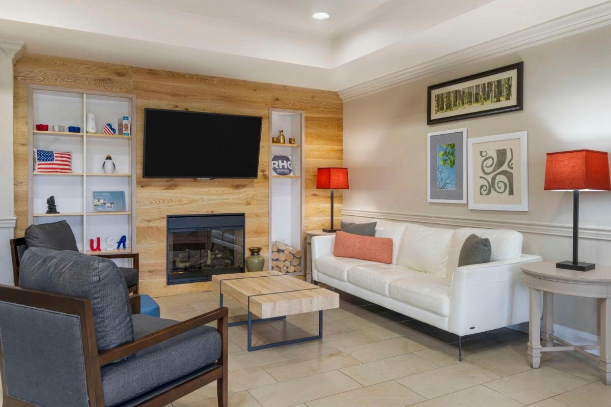 Country Inn & Suites by Radisson Tampa Airport North FL - image 2