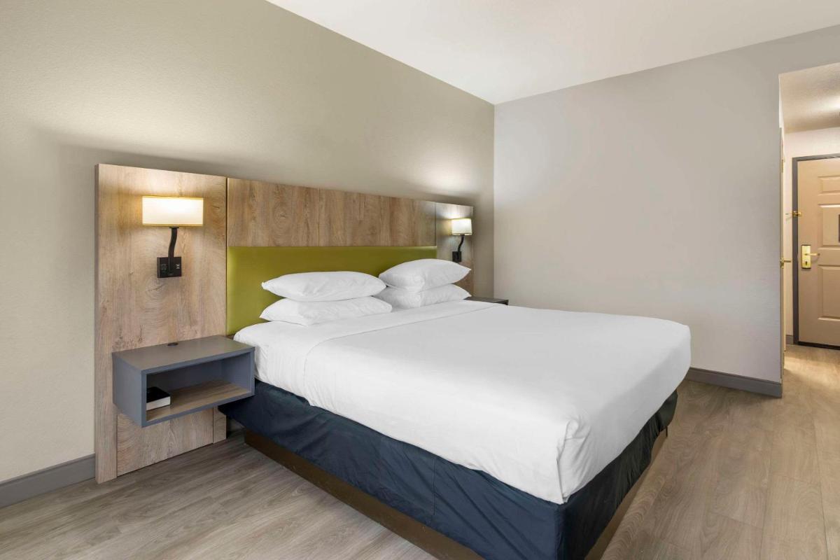 Country Inn & Suites by Radisson Tampa Airport North FL - image 6