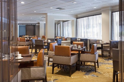 Tampa Airport Marriott - image 2