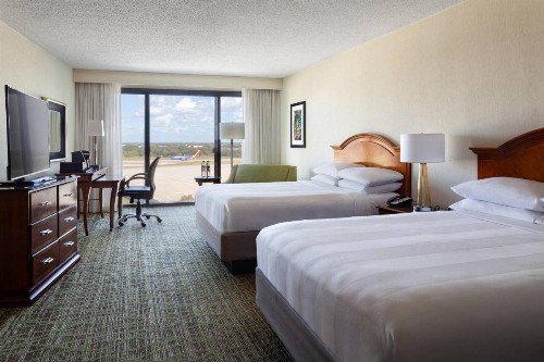 Tampa Airport Marriott - image 24