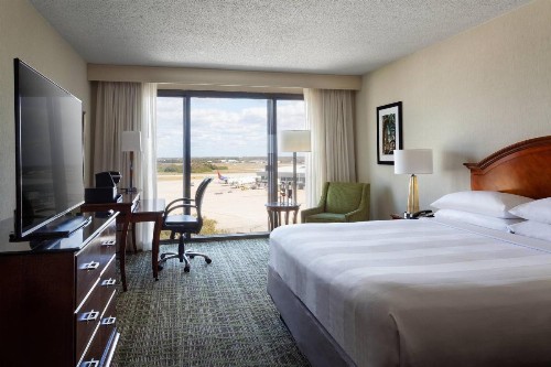 Tampa Airport Marriott - image 37