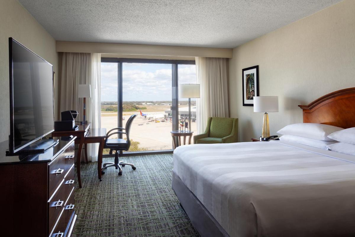 Tampa Airport Marriott - image 5