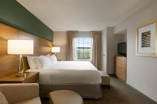 Staybridge Suites Tampa East- Brandon an IHG Hotel - image 2