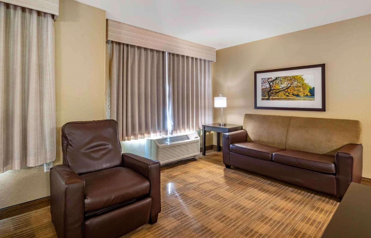 Extended Stay America Suites - Tampa - Airport - N Westshore Blvd - image 2