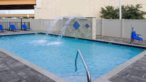 Holiday Inn Express & Suites - Tampa East - Ybor City an IHG Hotel - image 2