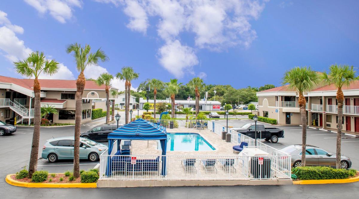 Hotel South Tampa & Suites - image 6