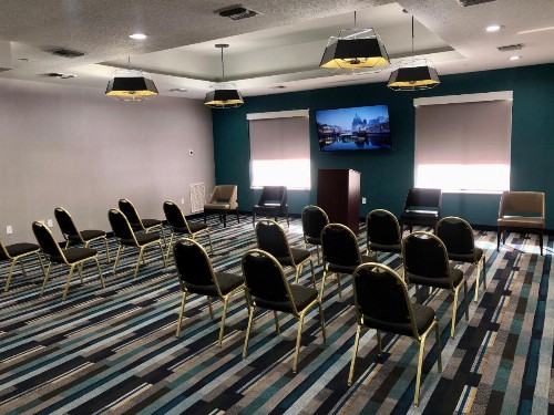 La Quinta by Wyndham Tampa Central - image 10