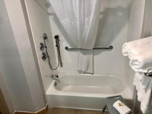 La Quinta by Wyndham Tampa Central - image 13