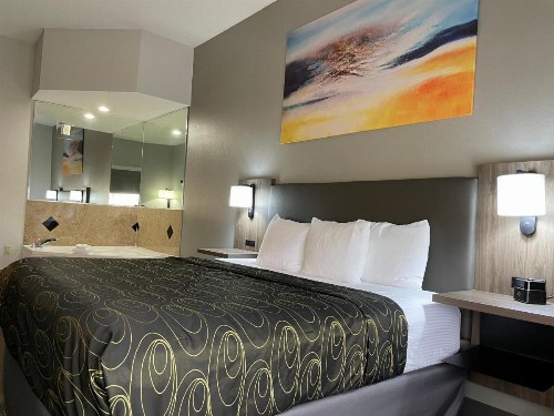La Quinta by Wyndham Tampa Central - image 29