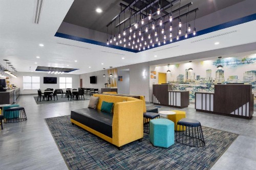 La Quinta by Wyndham Tampa Central - image 35
