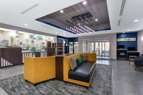 La Quinta by Wyndham Tampa Central - image 37