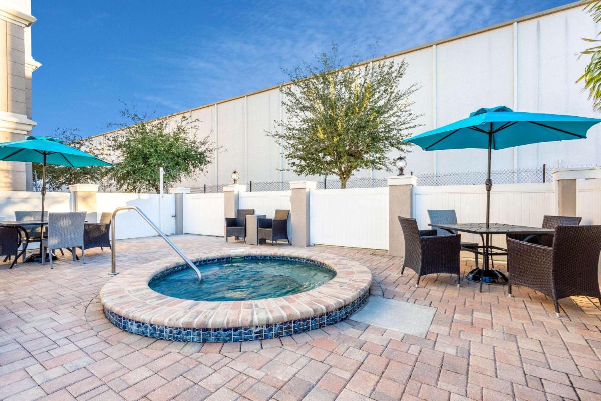 La Quinta by Wyndham Tampa Central - image 4